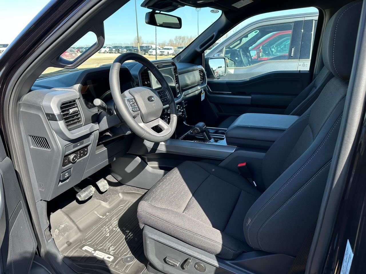 2026 Ford F-150 XLT 4WD SuperCrew 5.5' Box 302A Photo5