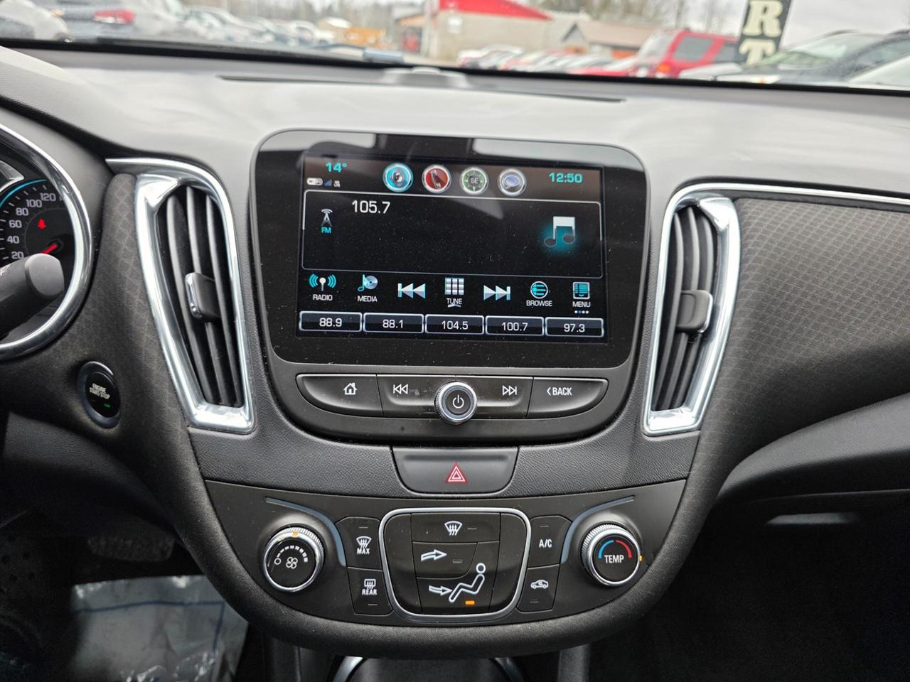 2018 Chevrolet Malibu LT Photo