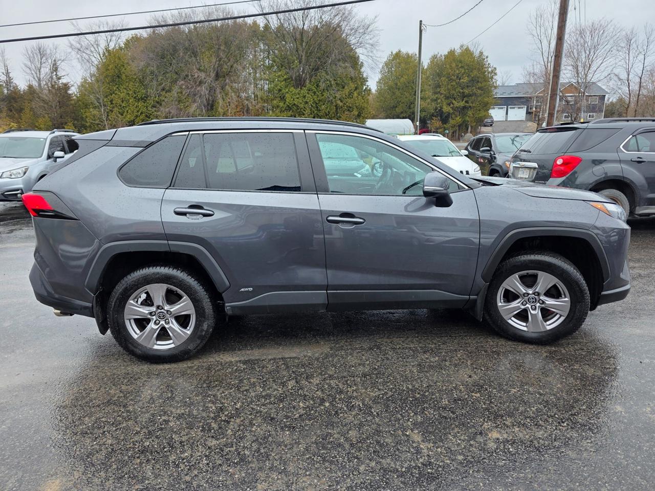 2022 Toyota RAV4 Hybrid XLE Photo
