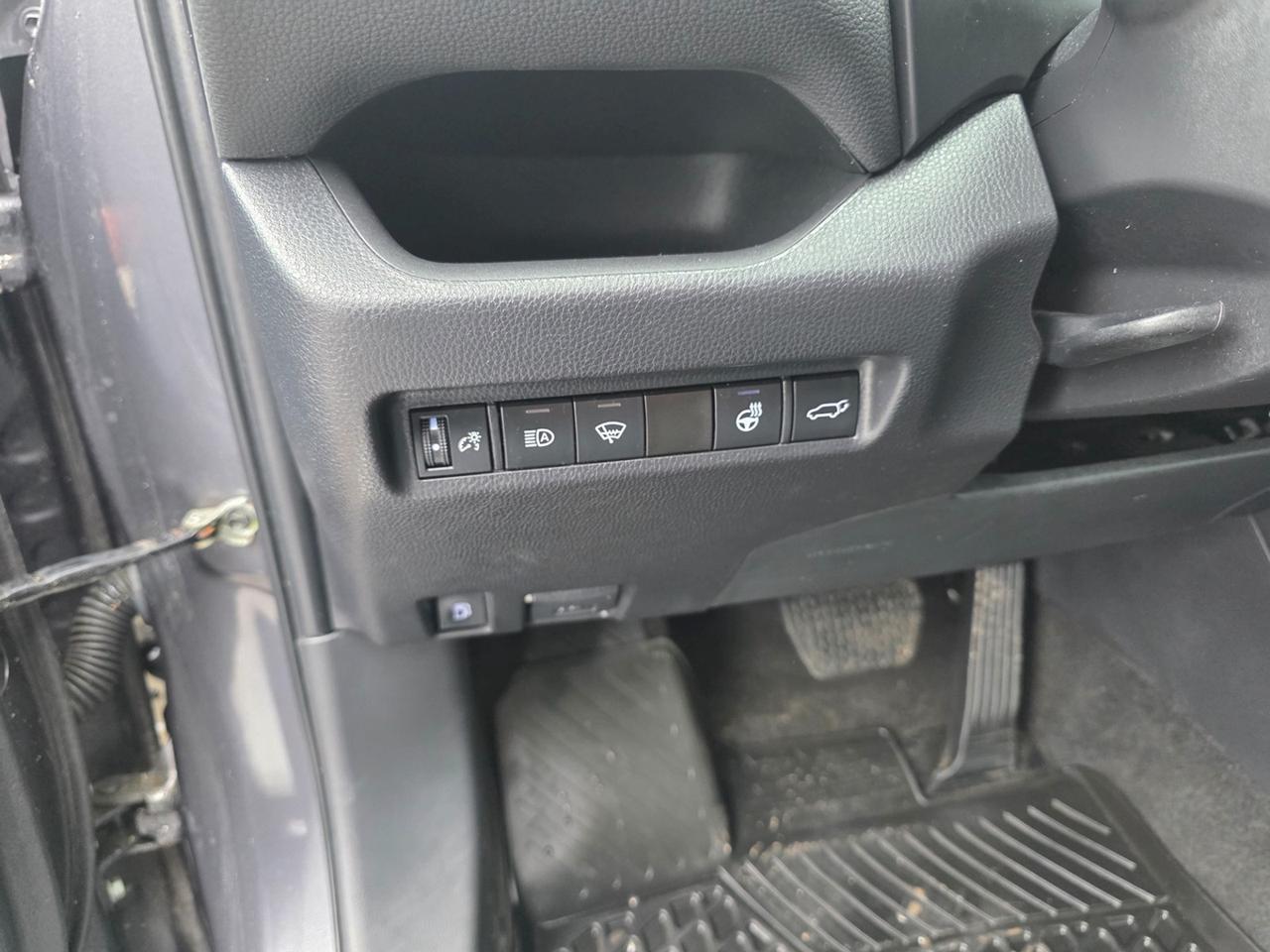 2022 Toyota RAV4 Hybrid XLE Photo
