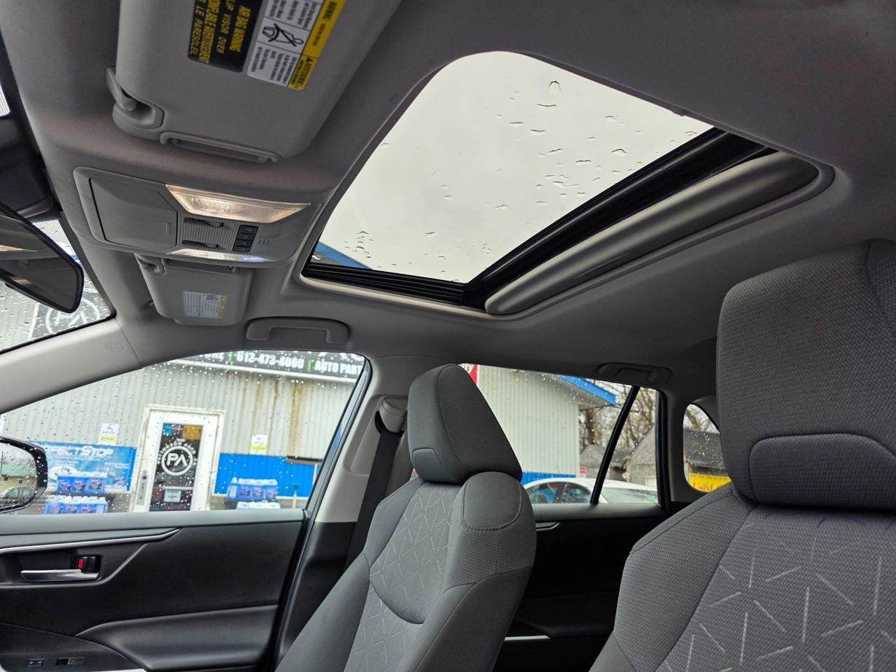 2022 Toyota RAV4 Hybrid XLE Photo