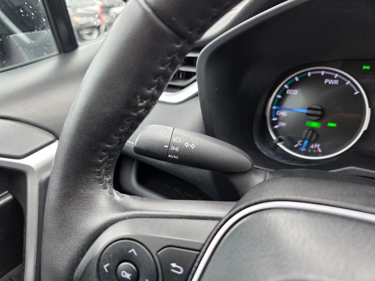 2022 Toyota RAV4 Hybrid XLE Photo