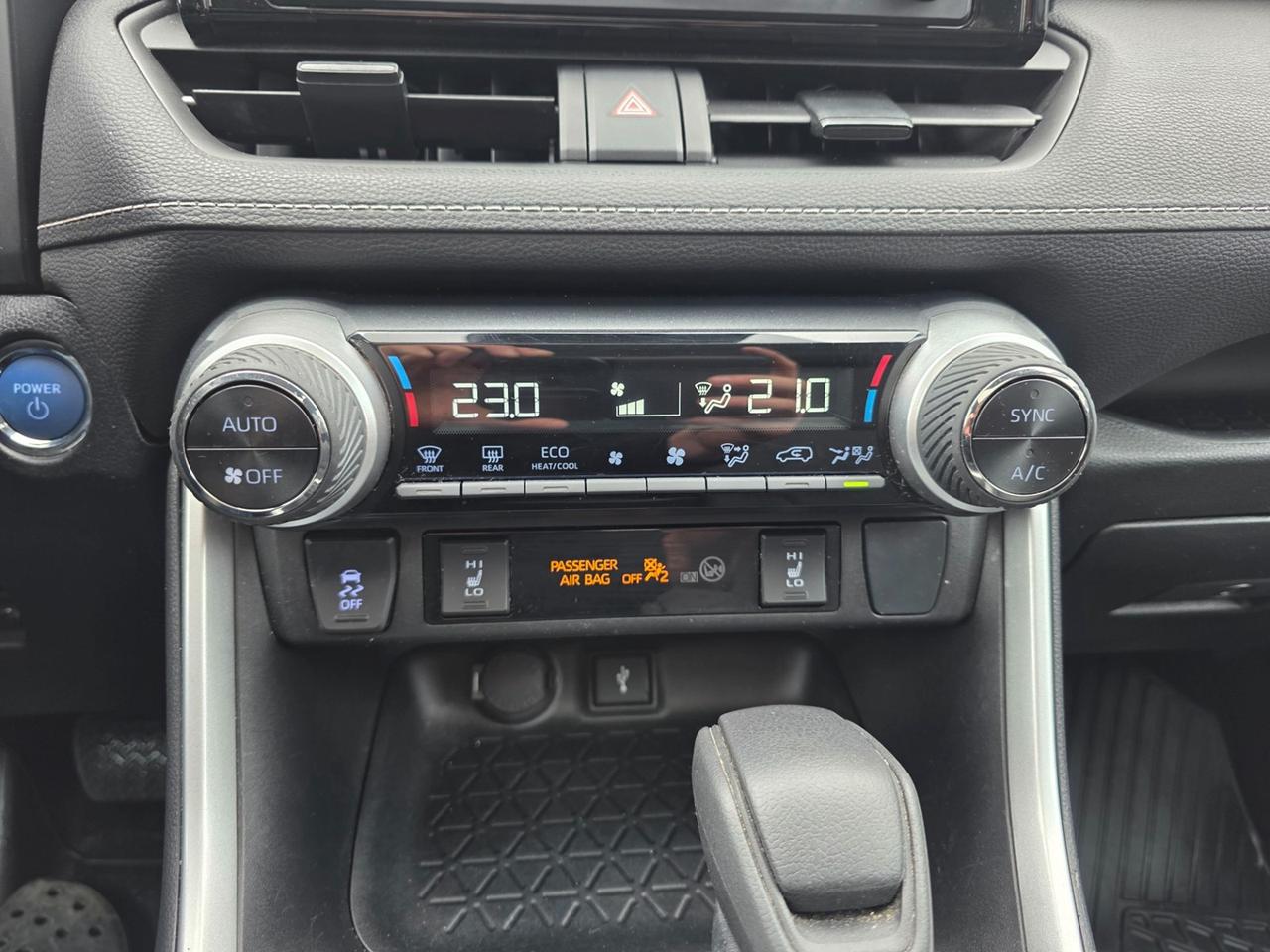 2022 Toyota RAV4 Hybrid XLE Photo