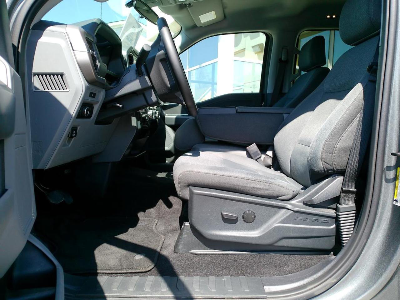2025 Ford F-150 XLT 4WD SuperCrew 5.5' Box Photo