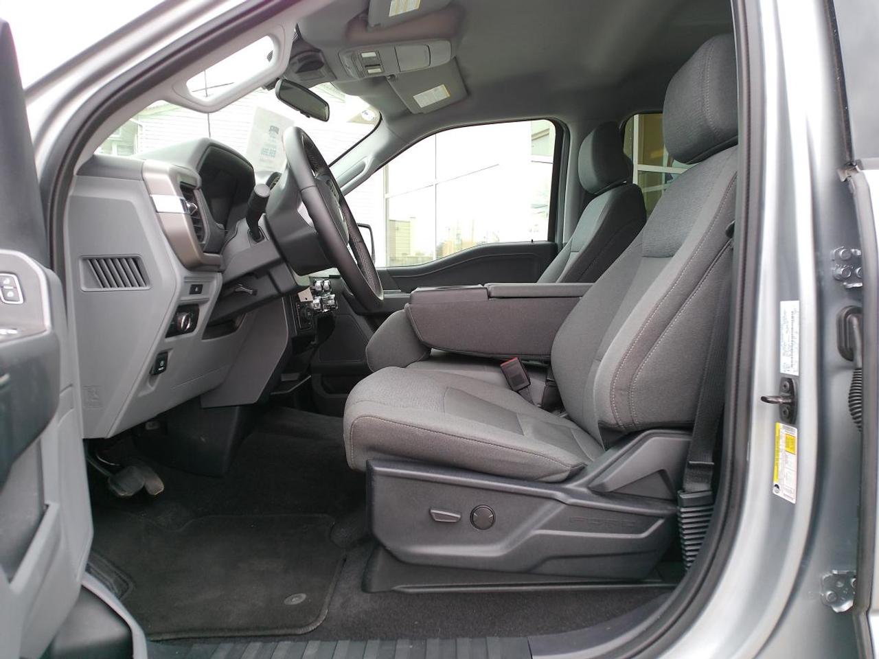 2025 Ford F-150 XLT 4WD SuperCrew 5.5' Box Photo
