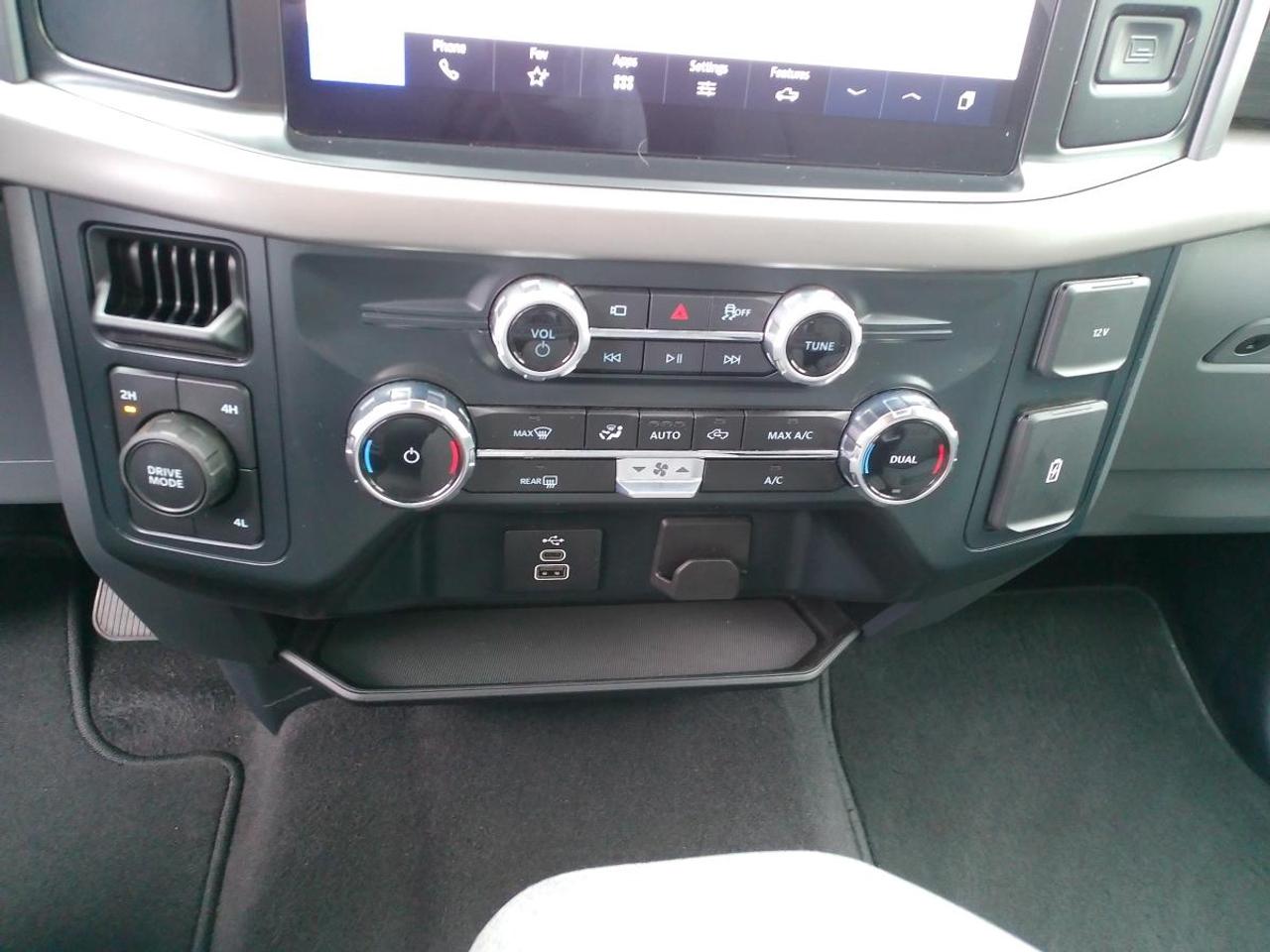 2025 Ford F-150 XLT 4WD SuperCrew 5.5' Box Photo