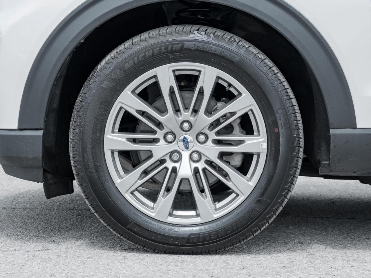 2025 Ford Explorer Active Photo3