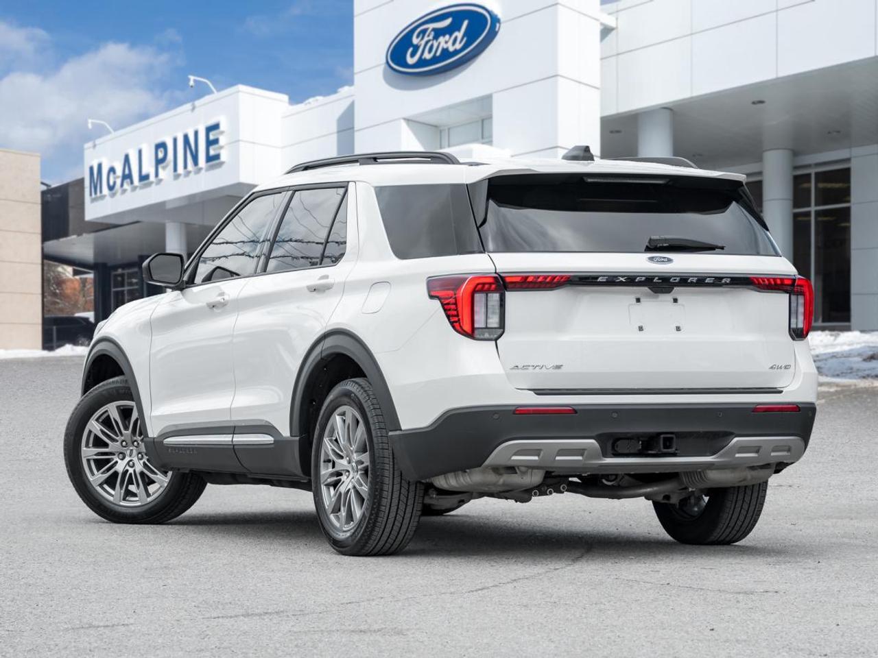 2025 Ford Explorer Active Photo4
