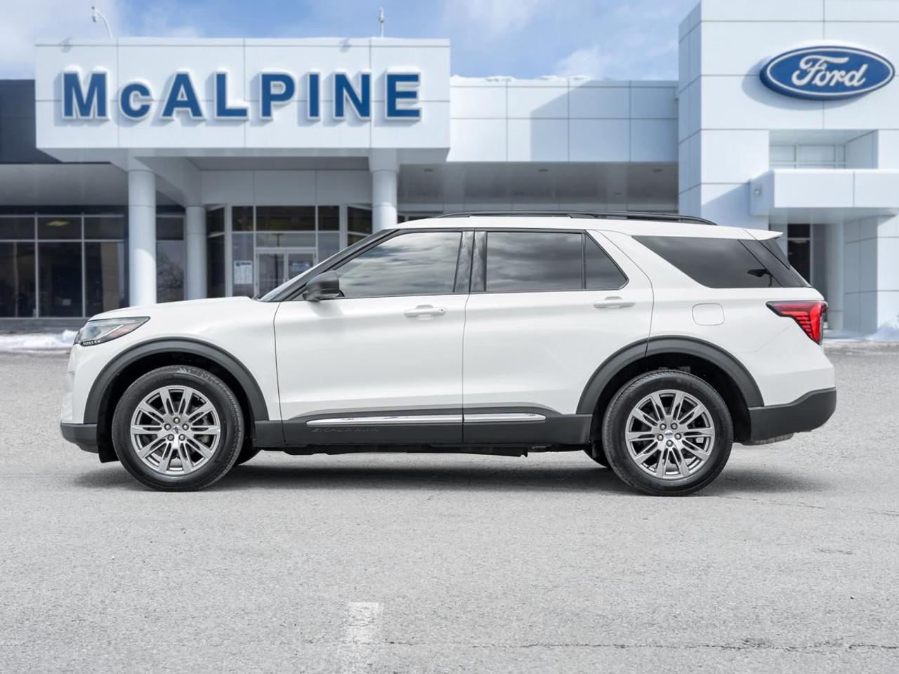 2025 Ford Explorer Active Photo2