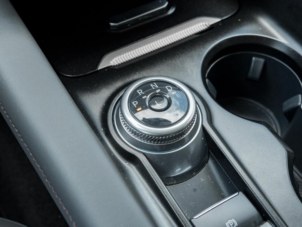 2025 Ford Explorer Active Photo