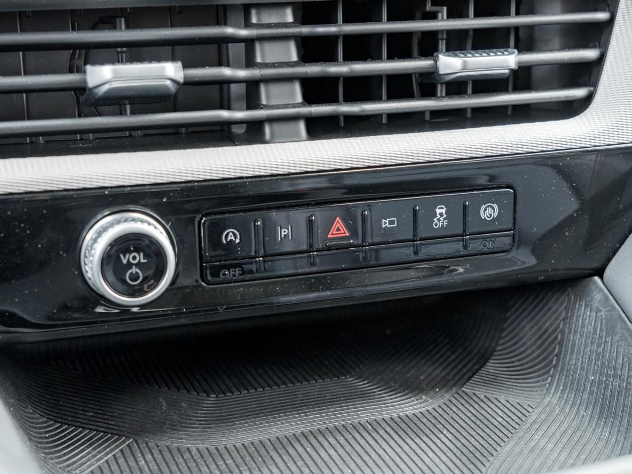 2025 Ford Explorer Active Photo