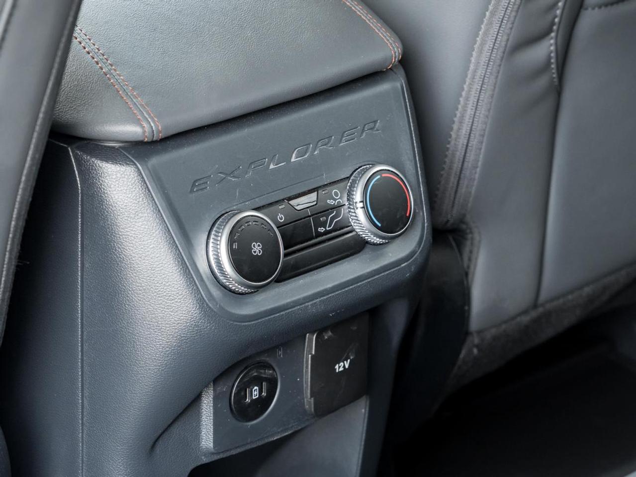 2025 Ford Explorer Active Photo