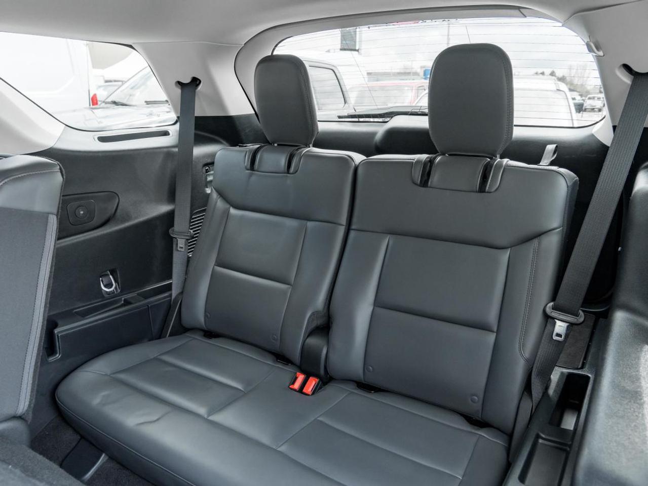 2025 Ford Explorer Active Photo