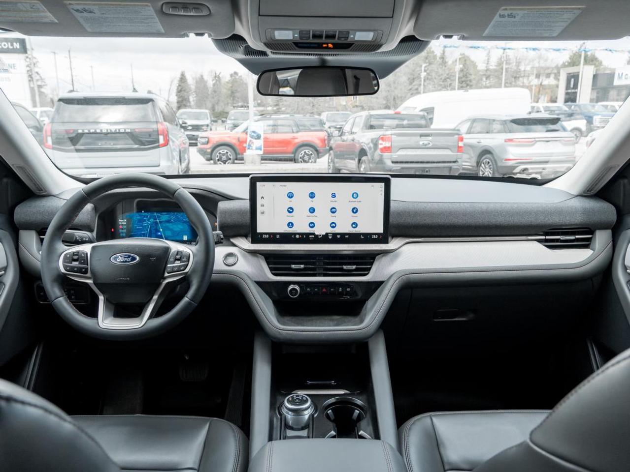 2025 Ford Explorer Active Photo