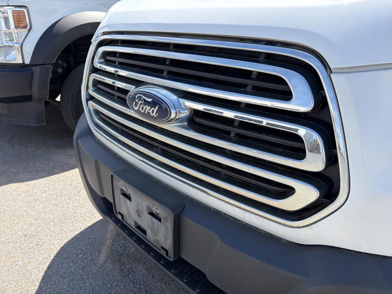 2018 Ford Transit Cutaway BASE Photo