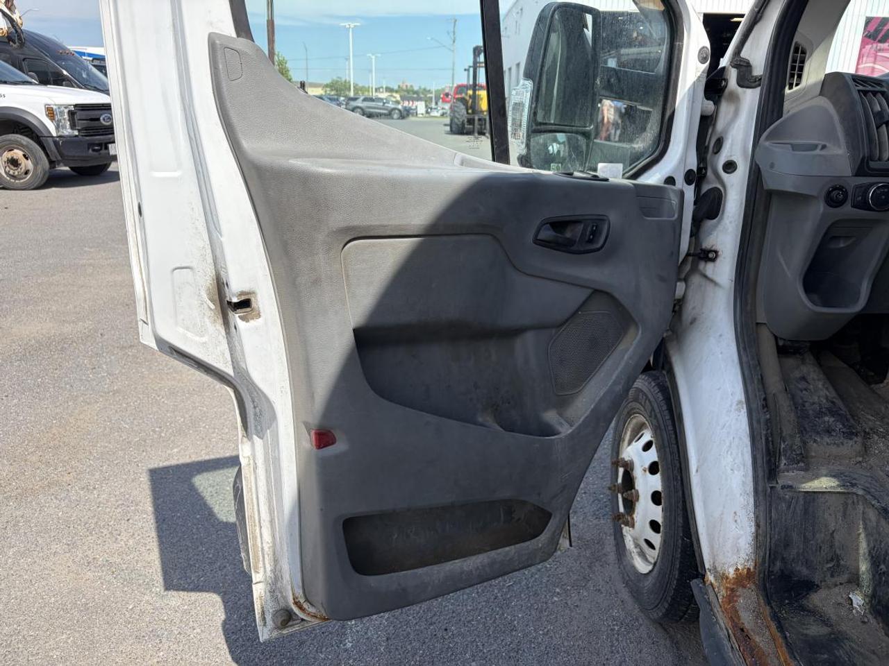2018 Ford Transit Cutaway BASE Photo