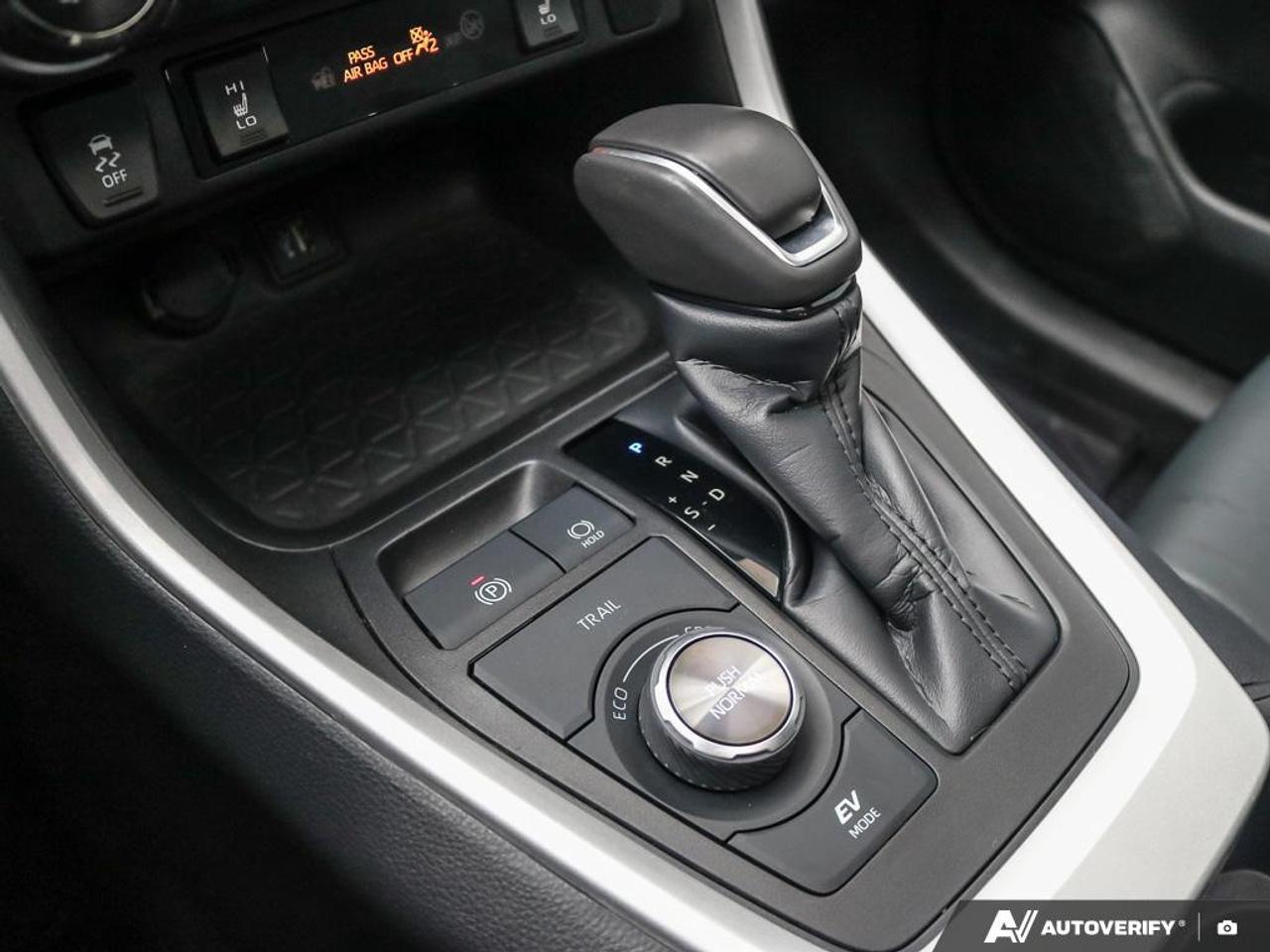 2023 Toyota RAV4 Hybrid XSE Photo