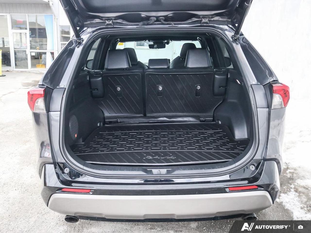 2023 Toyota RAV4 Hybrid XSE Photo