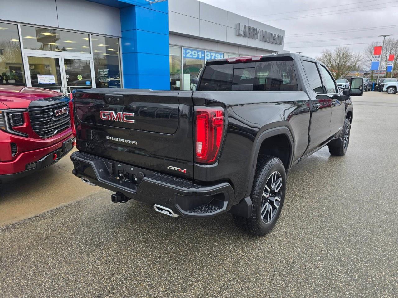 2026 GMC Sierra 1500 Crew Cab Standard Box 4-Wheel Drive AT4 Photo2