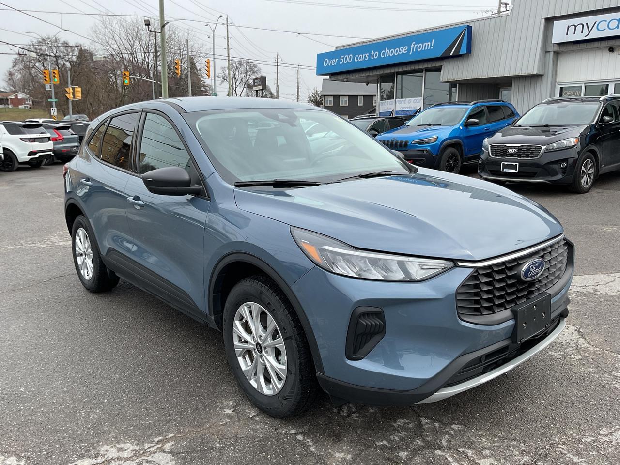 ???? 1.5L AWD  FORD ESCAPE ACTIVE 2025  Adventure-ready efficiency meets all-weather capability! ????<br><br>

This low-mileage 2025 Ford Escape Active with only 45,951 KMs is your ticket to confident driving in any condition. All-wheel drive capability combined with modern convenience features makes every journey a pleasure.<br><br>

? 1.5L Turbocharged Engine<br>
? All Wheel Drive<br>
? Backup Camera<br>
? Bluetooth Connectivity<br>
? Air Conditioning<br>
? Cruise Control<br>
? Full Power Group<br><br>

?? NO FEES! <span>(Just pay applicable taxes.)</span><br>
?? LOWEST PRICE GUARANTEED!<br><br>

?? 4 LOCATIONS TO SERVE YOU BETTER:<br>
?? RICHMOND: 1-888-416-2199<br>
?? OTTAWA: (343) 429-6444<br>
?? KINGSTON: 1-888-508-3494<br>
?? NORTH BAY: 1-888-282-3560<br><br>

?? Visit <strong>WWW.MYCAR.CA</strong> to see this FORD ESCAPE and more!<br>
?? Confidence, comfort, and value  all in one! ??