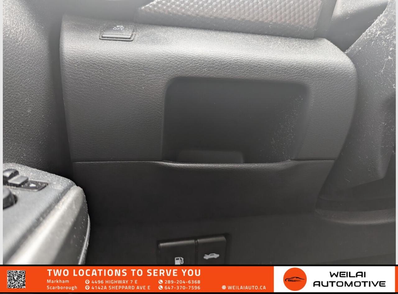 2018 Nissan Kicks SV | ACCIDENT FREE | GREAT ON FUEL ! Photo