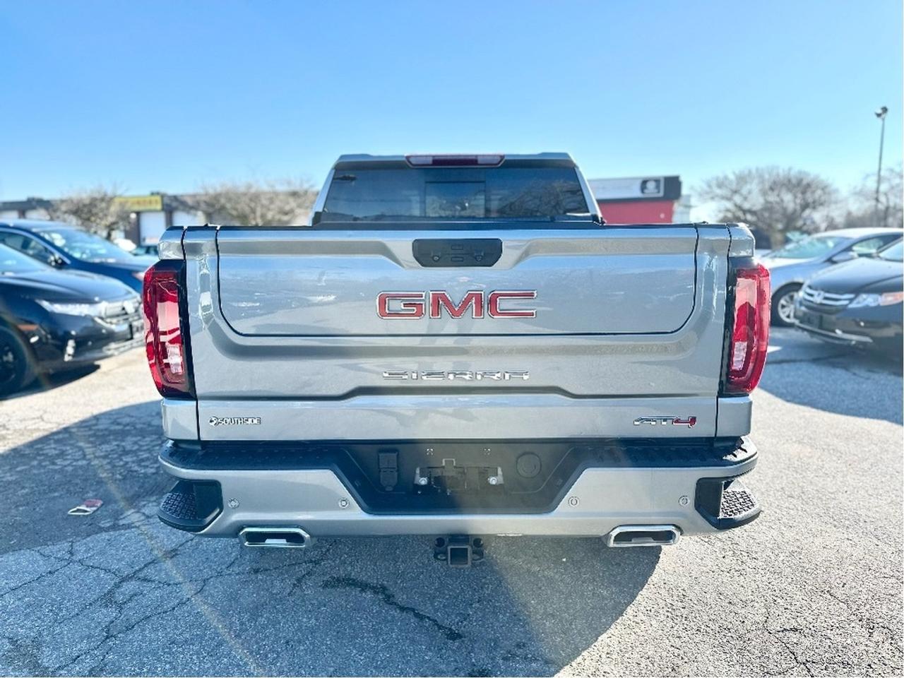 2023 GMC Sierra 1500 AT4 Photo