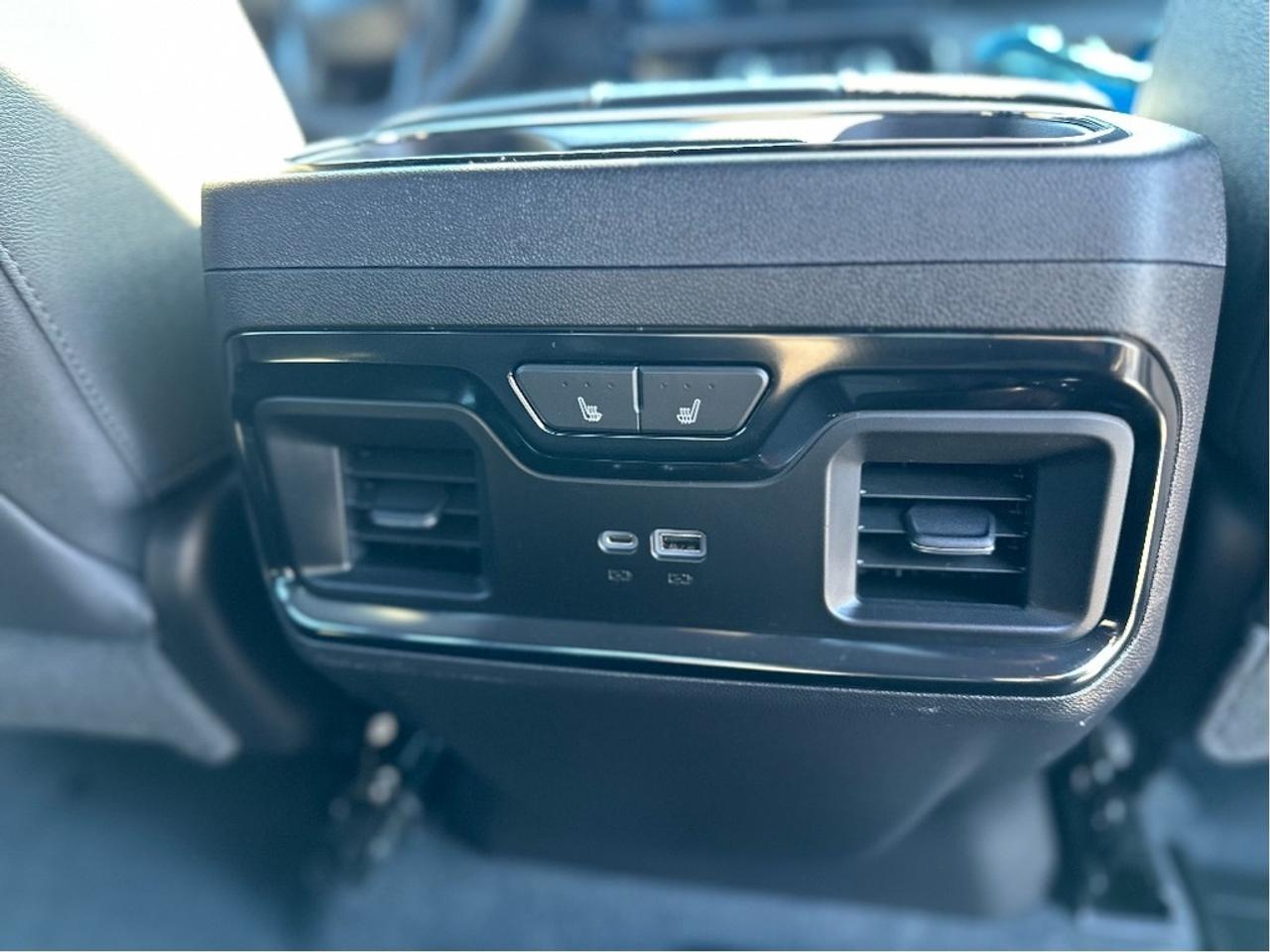 2023 GMC Sierra 1500 AT4 Photo