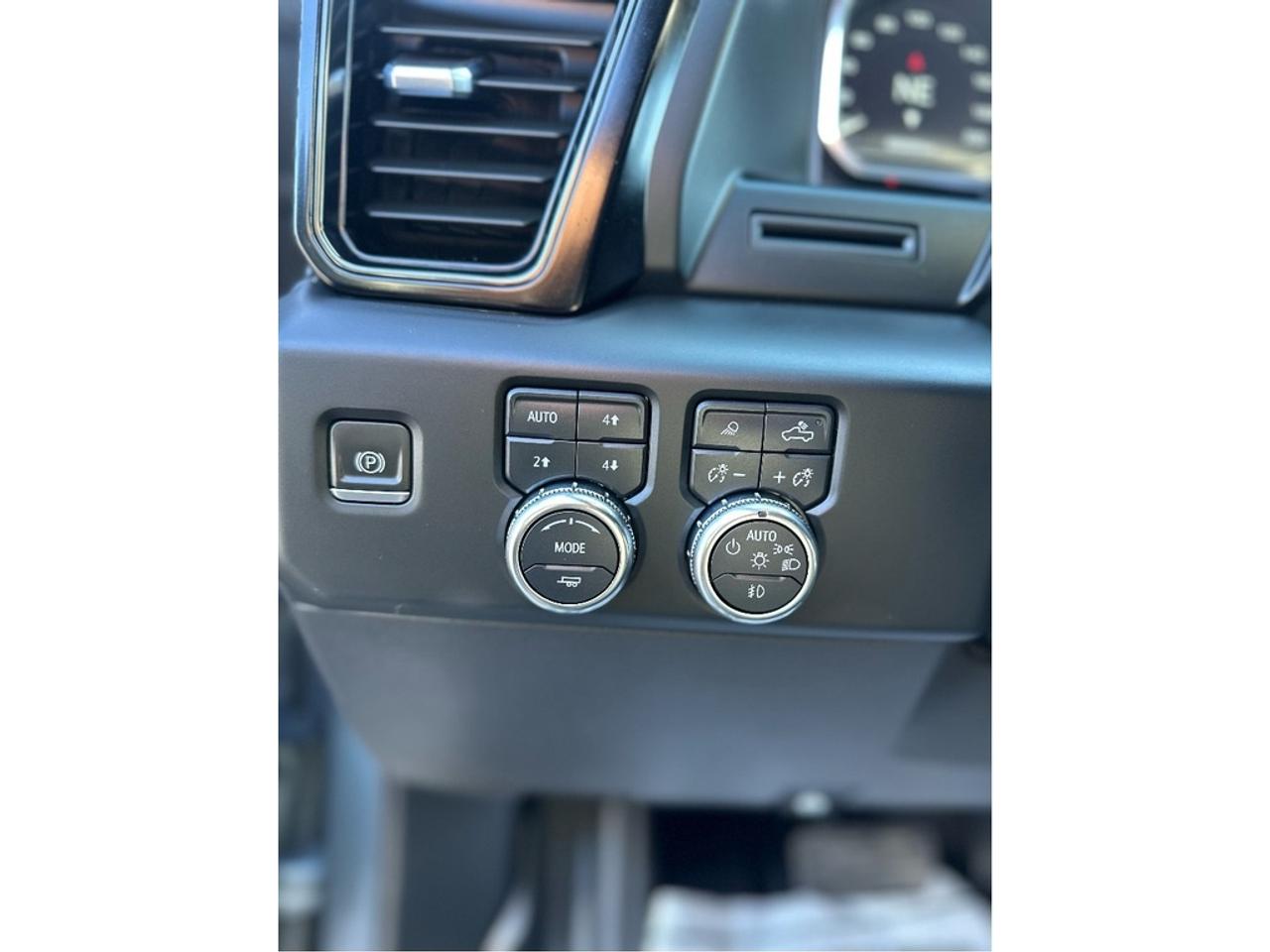 2023 GMC Sierra 1500 AT4 Photo