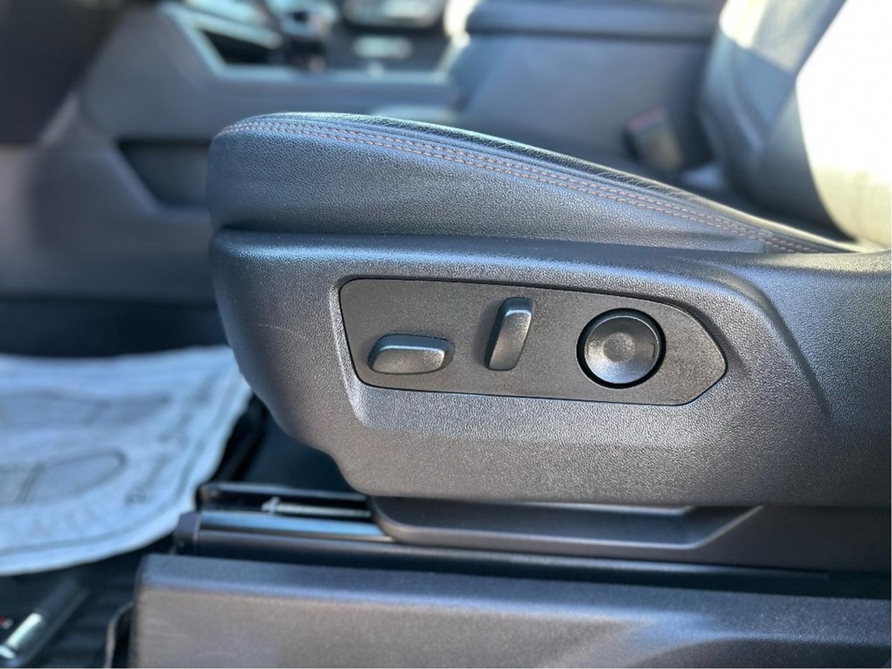 2023 GMC Sierra 1500 AT4 Photo