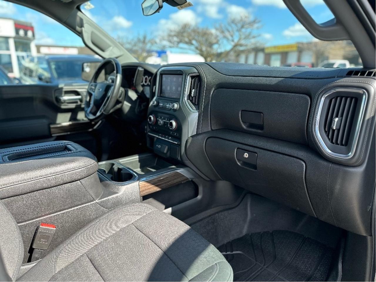 2022 Chevrolet Silverado 1500 LTD RST Photo