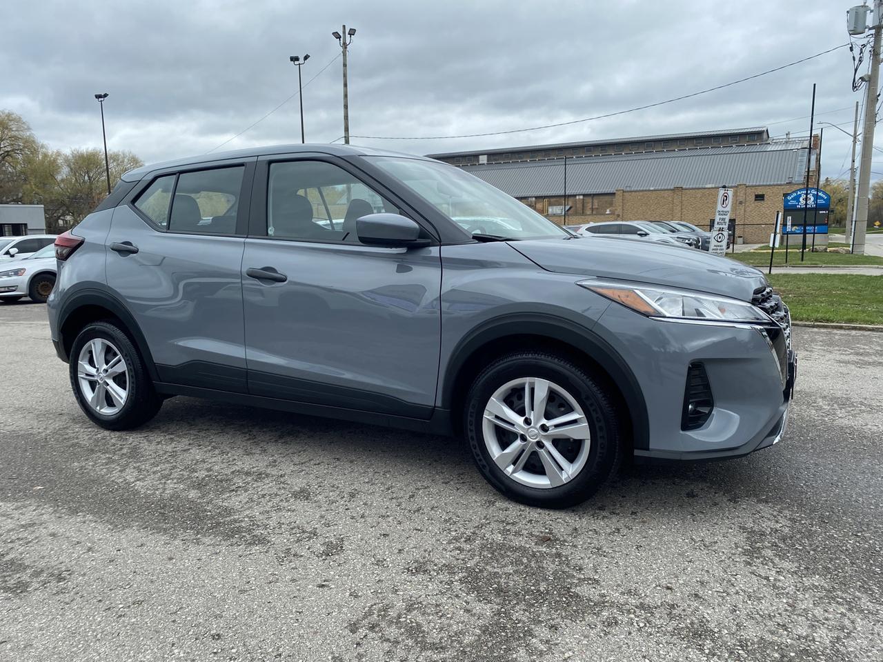 2024 Nissan Kicks S Photo3