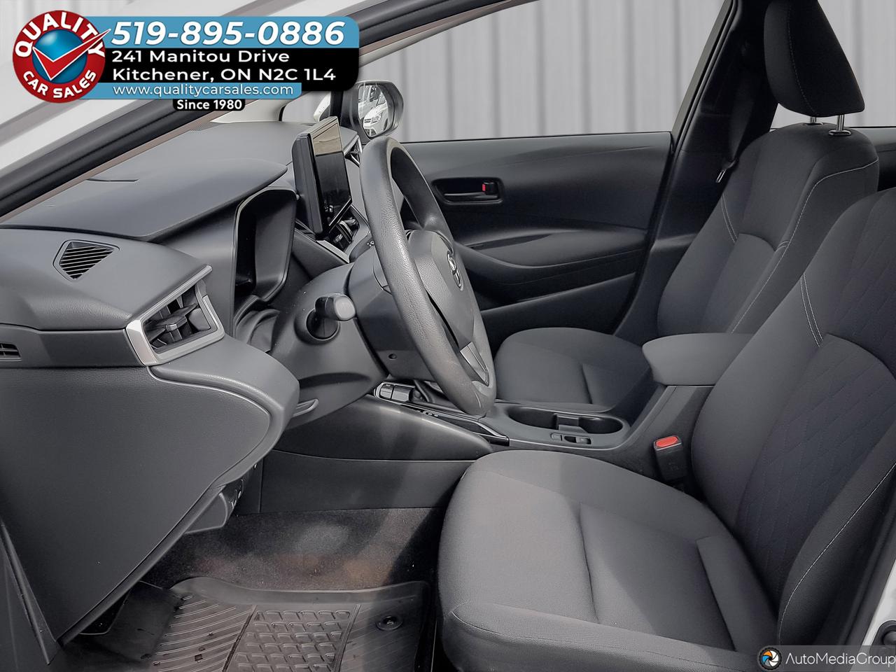 2024 Toyota Corolla LE *HYBRID* Photo
