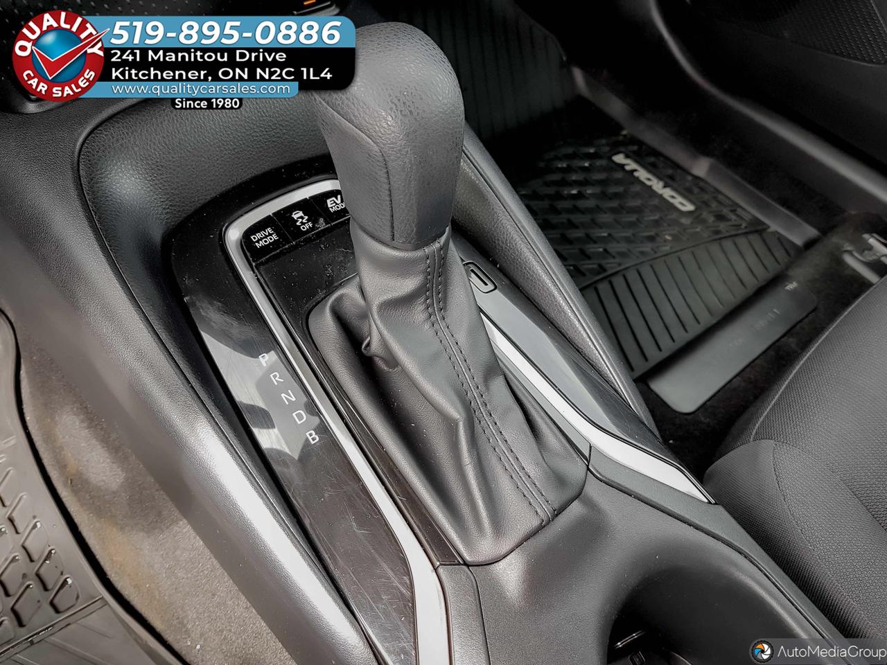 2024 Toyota Corolla LE *HYBRID* Photo