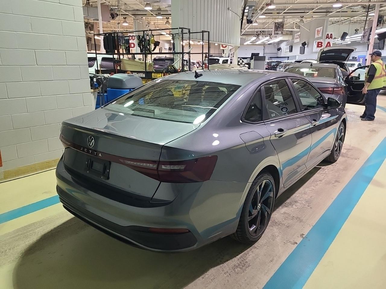 2025 Volkswagen Jetta Comfortline Sport Photo