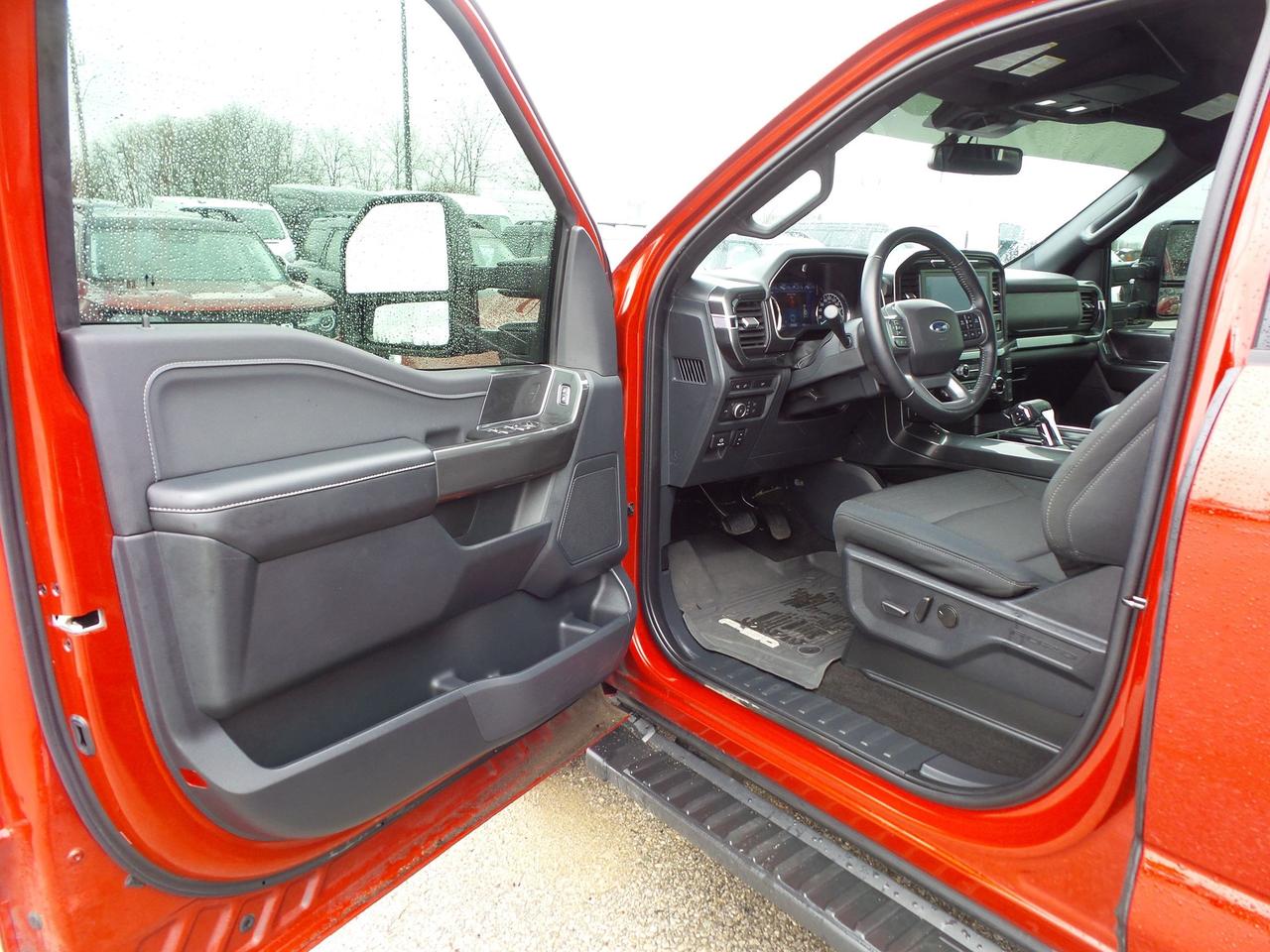 2022 Ford F-150 3.5L, SPORT, 302A, HEATED SEATS, TOW MIRRORS! Photo