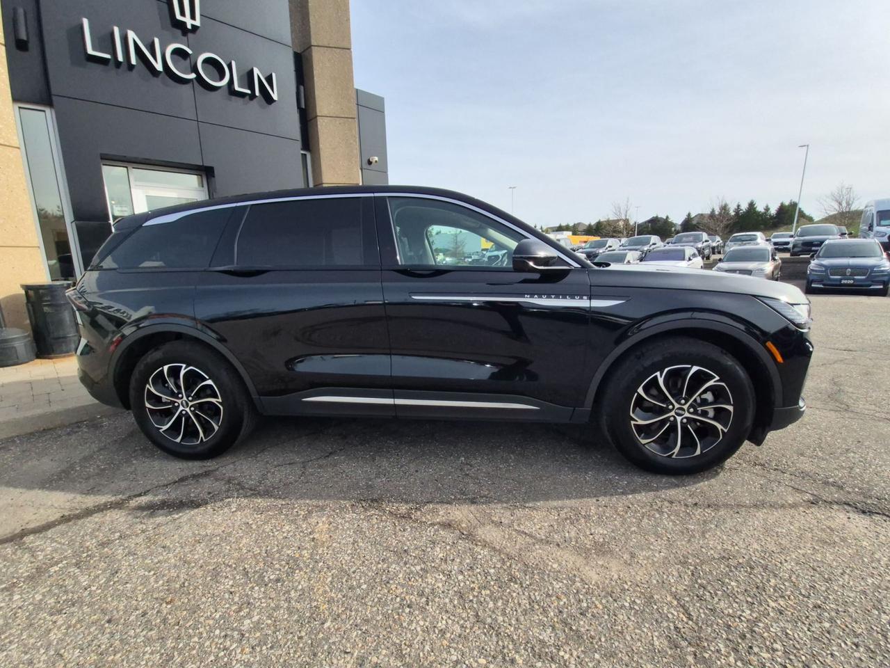 2025 Lincoln Nautilus AWD, GREAT ON GAS, 19" RIMS, NICELY EQUIPPED! Photo