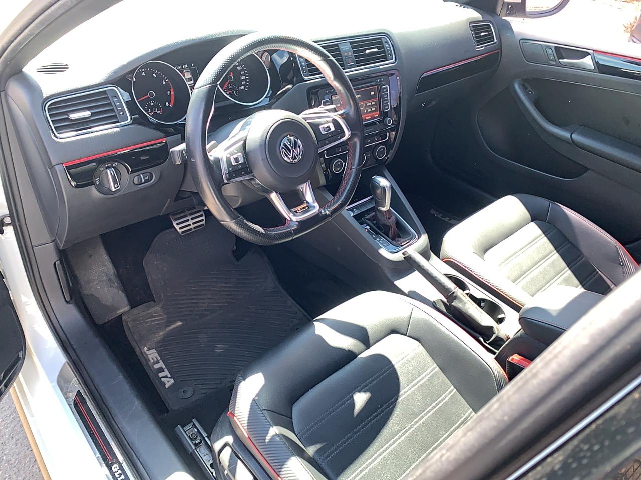 2015 Volkswagen Jetta GLI / ONE OWNER / NO ACCIDENT/ MINT CONDITION / AC Photo