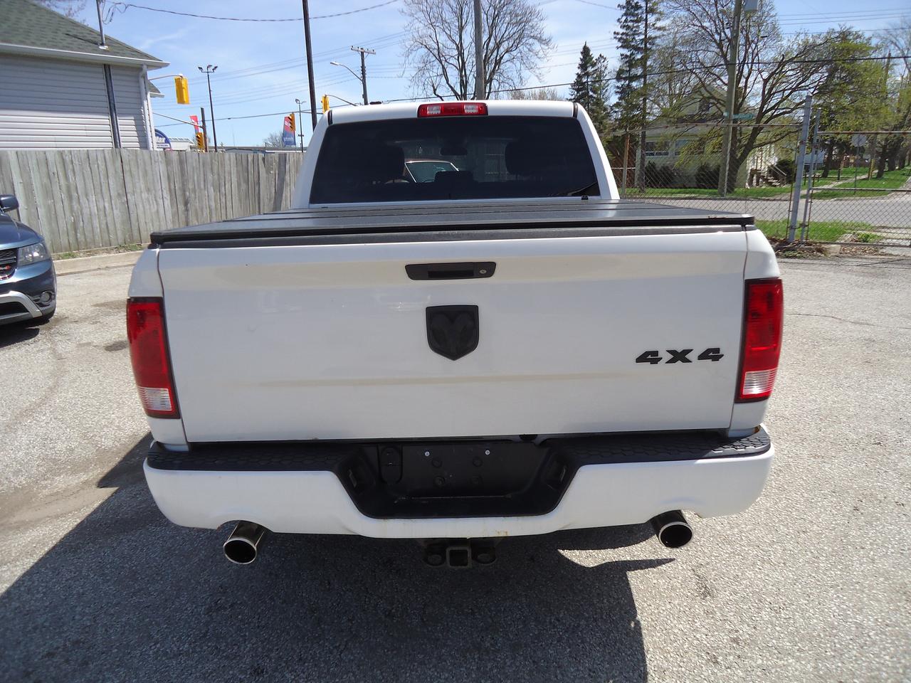 2017 RAM 1500 4WD Crew Cab 140.5" Express *Ltd Avail* Photo