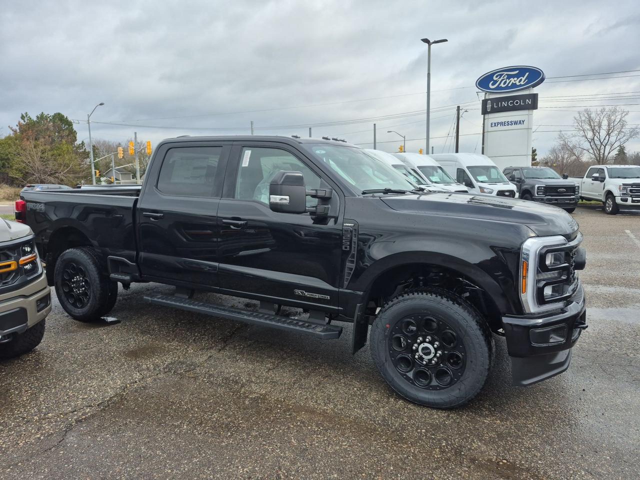 2026 Ford F-250 Super Duty SRW LARIAT 4WD CREW CAB 6.75' BOX Photo3