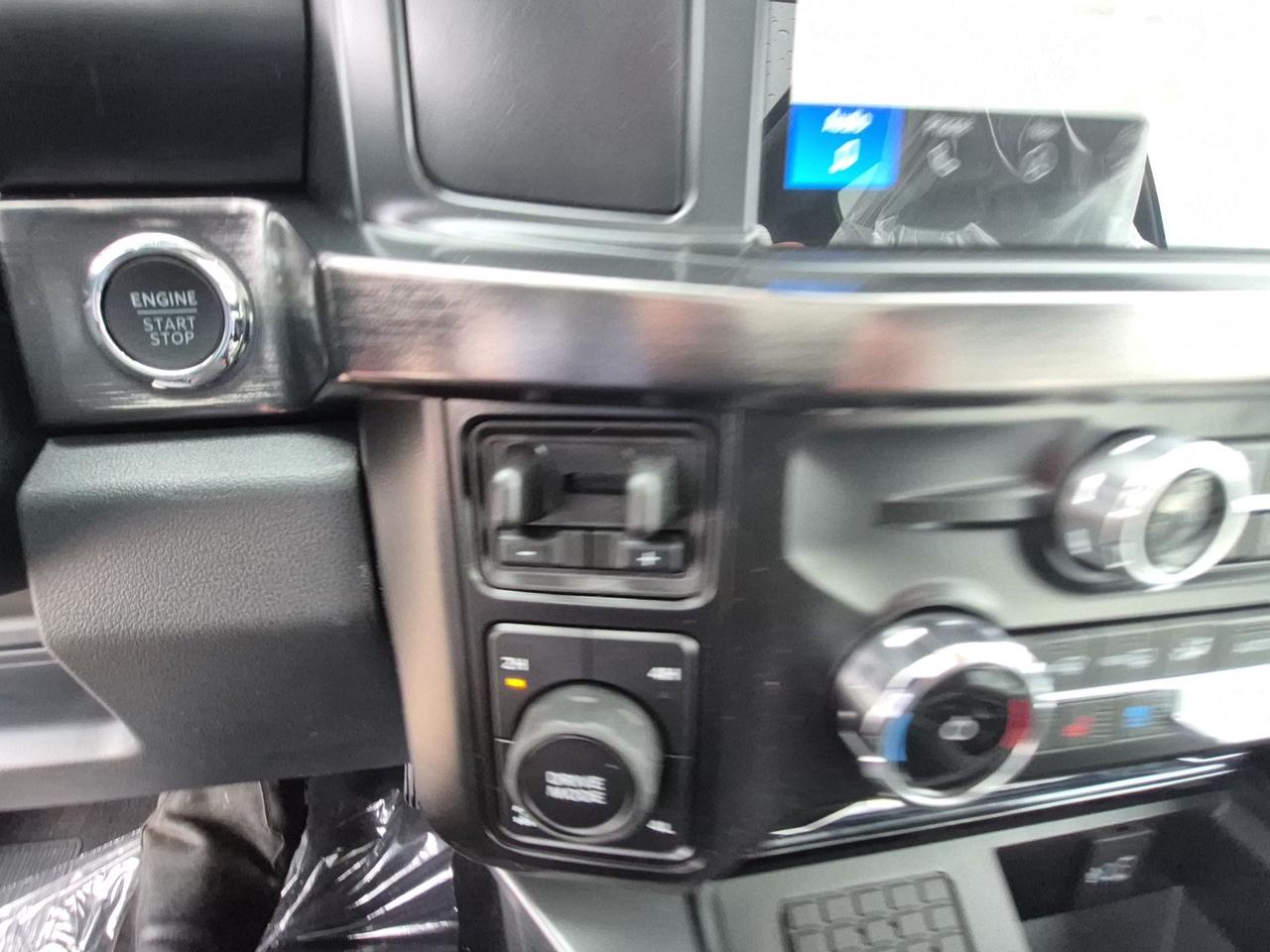 2026 Ford F-250 Super Duty SRW LARIAT 4WD CREW CAB 6.75' BOX Photo