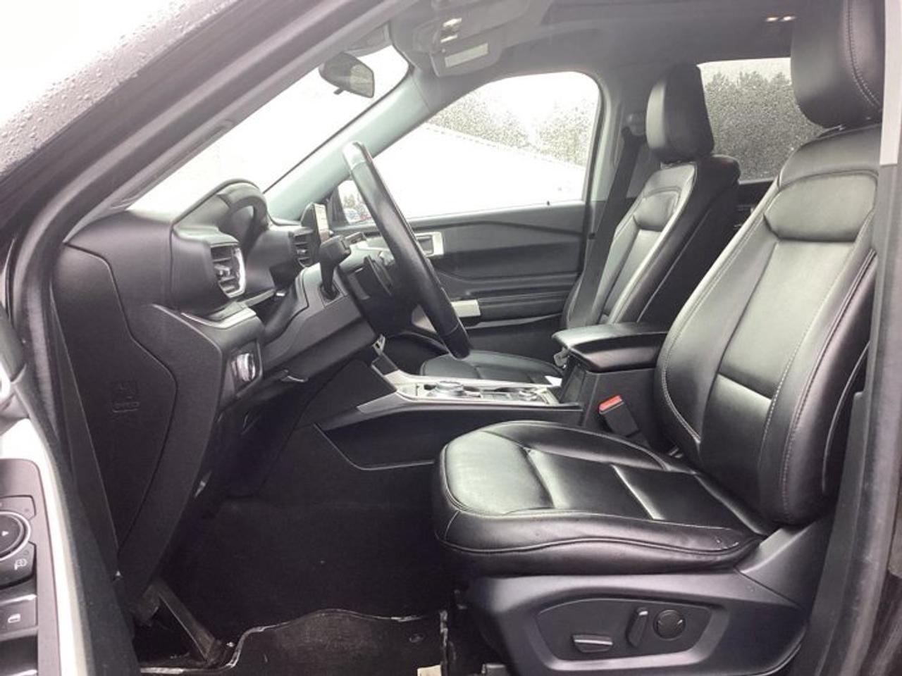 2020 Ford Explorer XLT 4WD | Leather Seats | Panoramic Sunroof Photo2