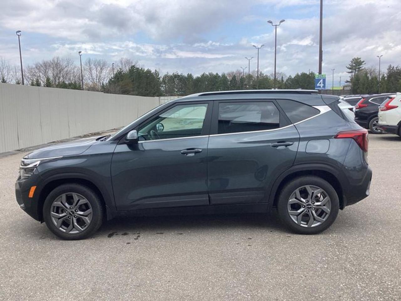 2024 Kia Seltos EX FWD | No Accidents | Leather Seats | Heated Steering Wheel Photo