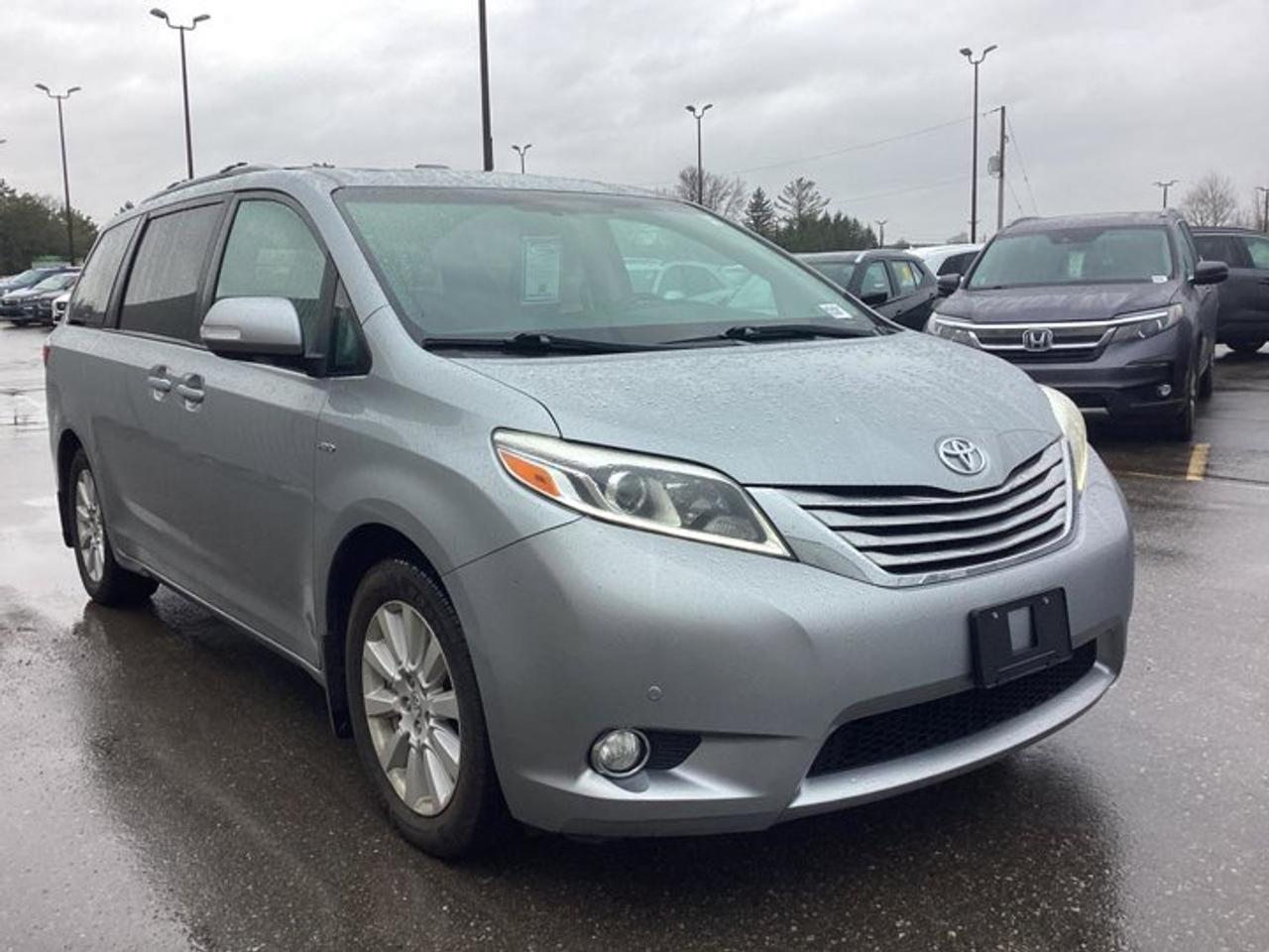 2017 Toyota Sienna XLE Limited 7-Pass AWD | Leather | Sunroof | Navigation Photo