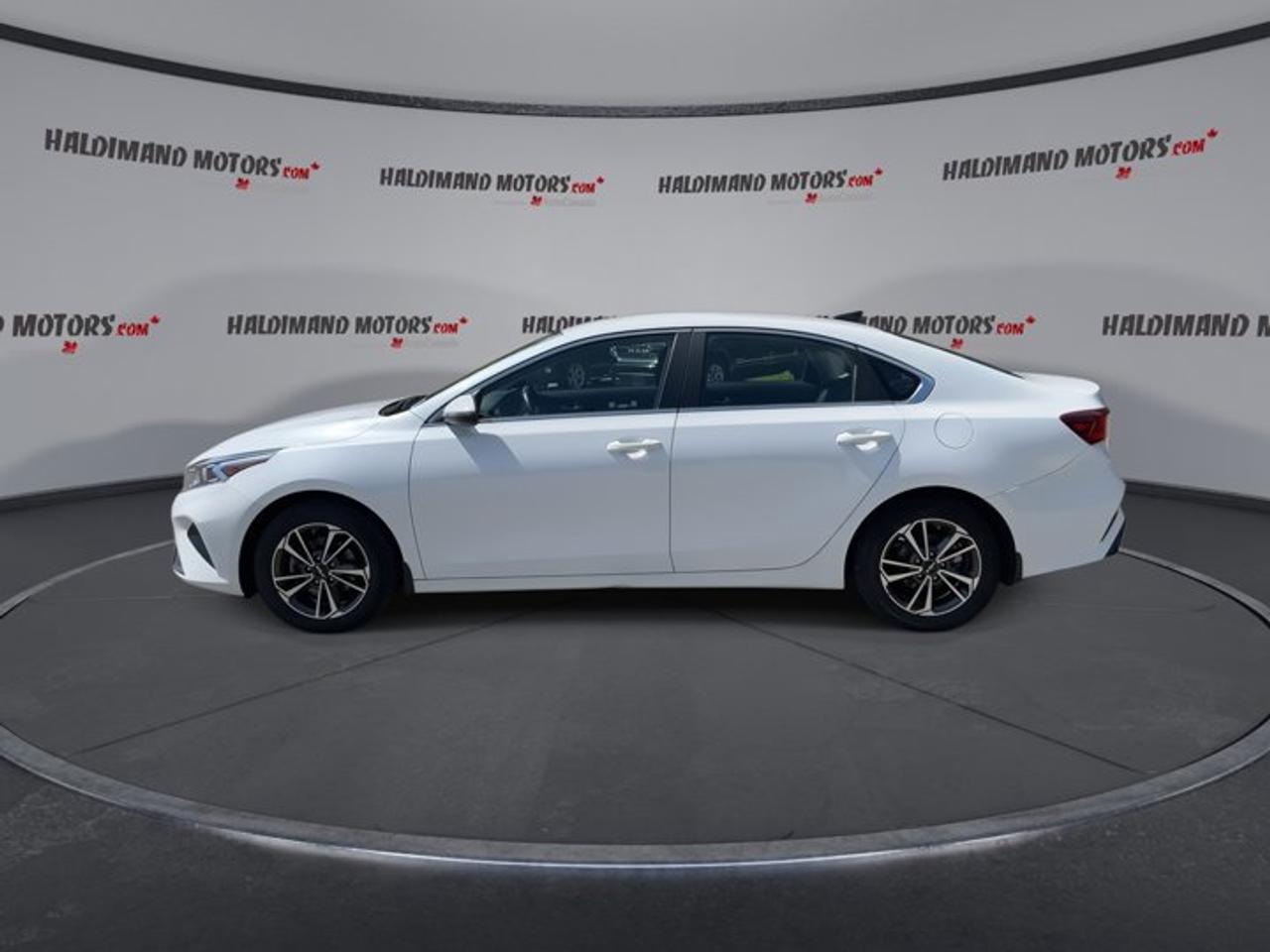 2024 Kia Forte EX | Heated Steering Wheel Photo4