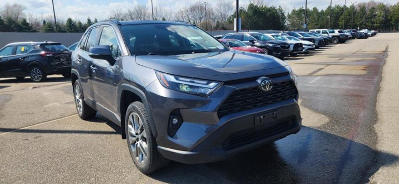 2022 Toyota RAV4 XLE AWD | One Owner | No Accidents | Leather Seats | Heated Steering Wheel Photo3
