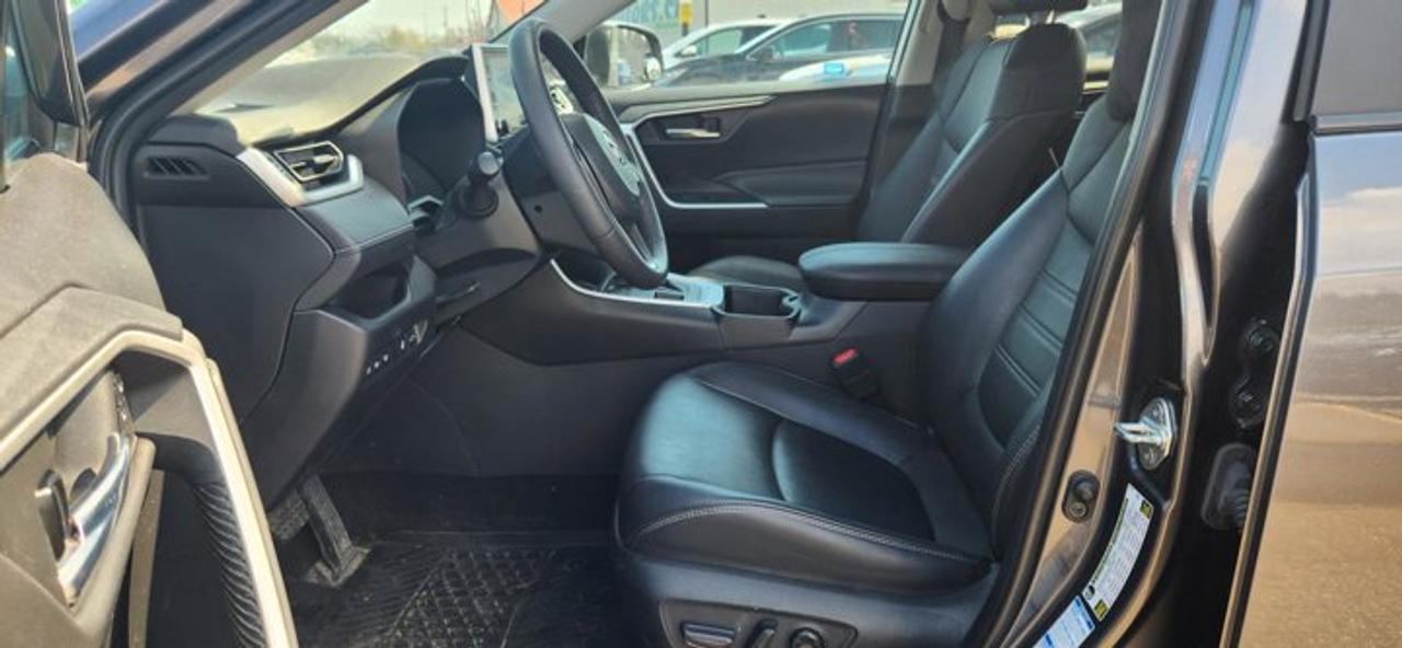 2022 Toyota RAV4 XLE AWD | One Owner | No Accidents | Leather Seats | Heated Steering Wheel Photo