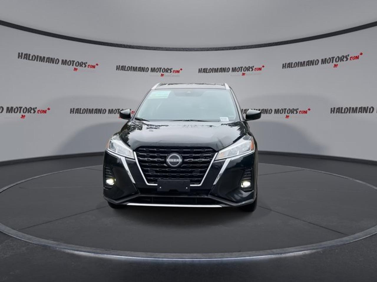2025 Nissan Kicks Play SV FWD | No Accidents | Heated Steering Wheel Photo
