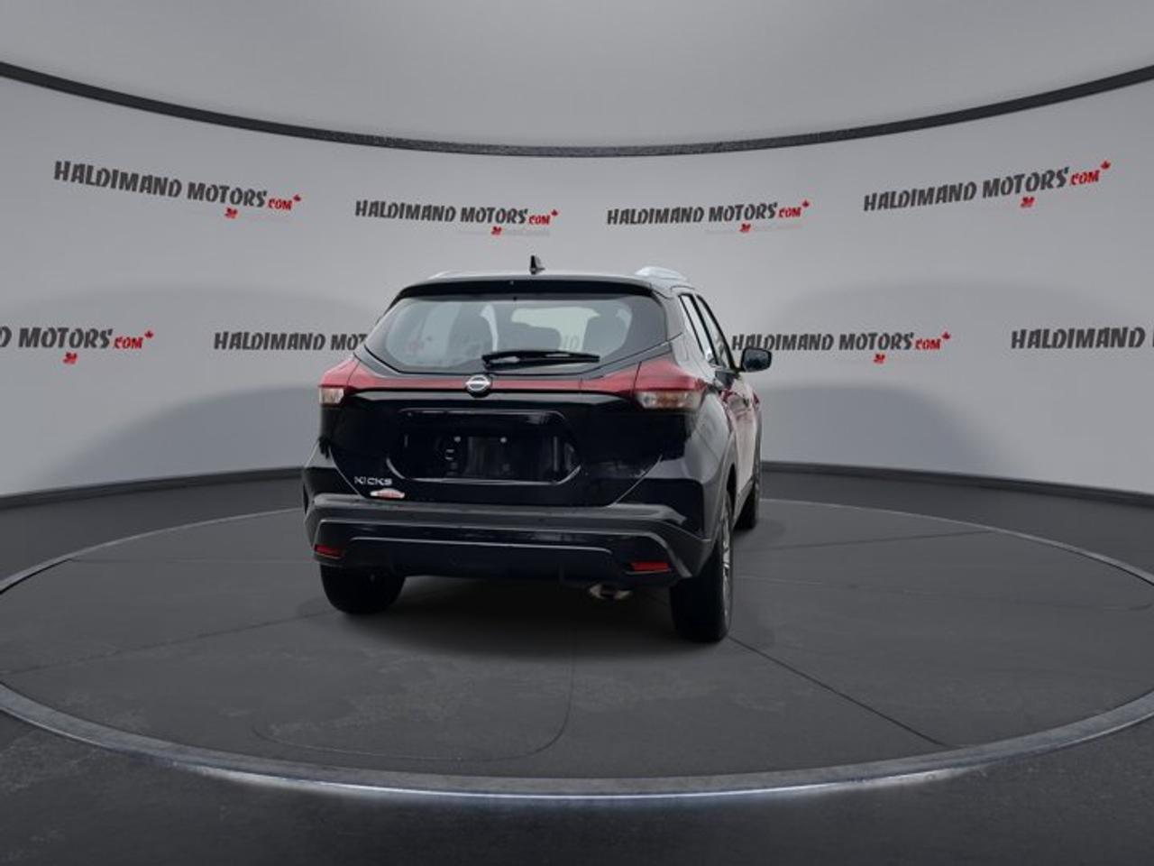 2025 Nissan Kicks Play SV FWD | No Accidents | Heated Steering Wheel Photo
