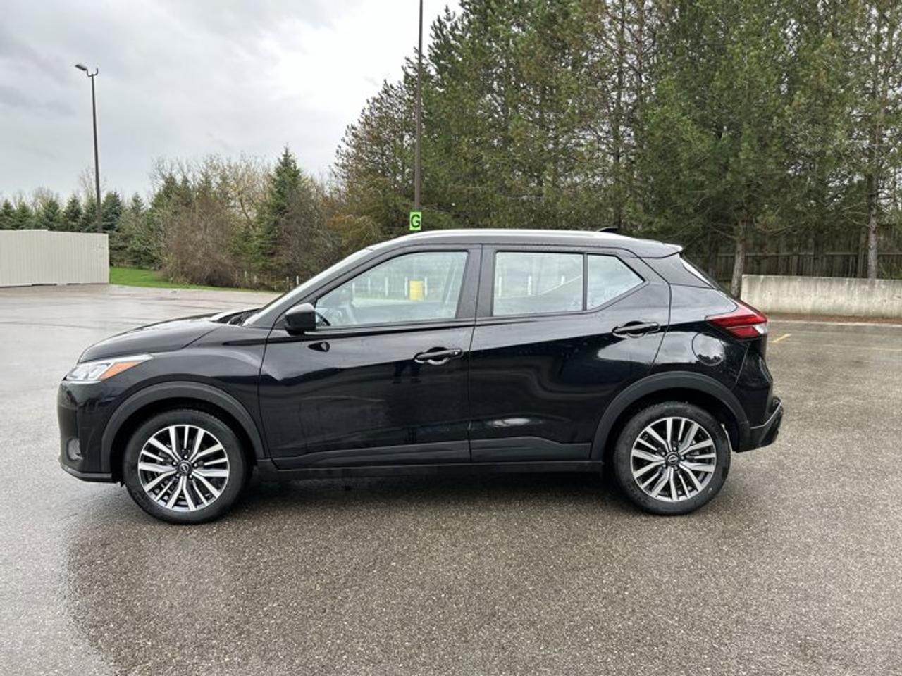 2025 Nissan Kicks Play SV FWD | No Accidents | Heated Steering Wheel Photo