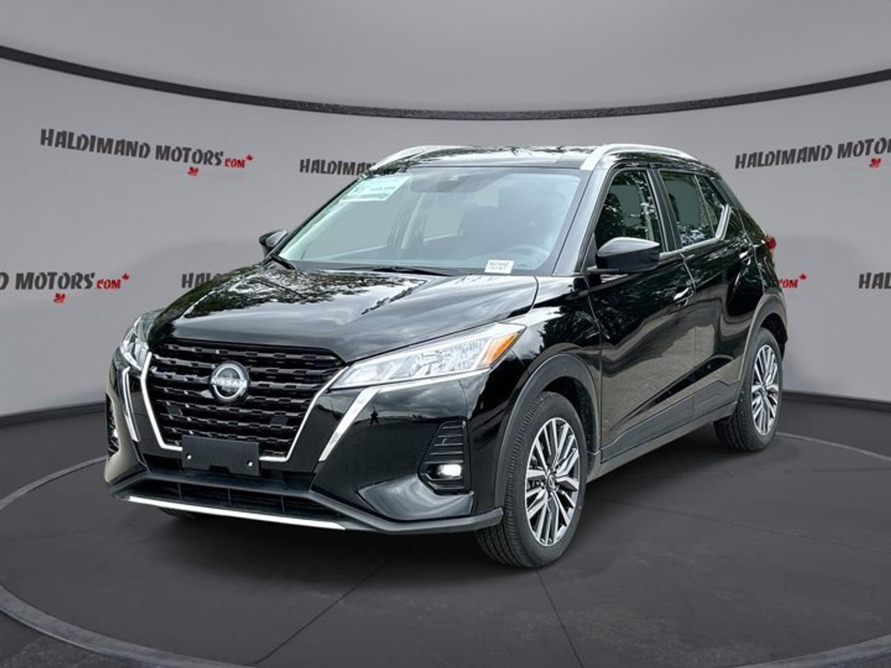 2025 Nissan Kicks Play SV FWD | No Accidents| Heated Steering Wheel Photo